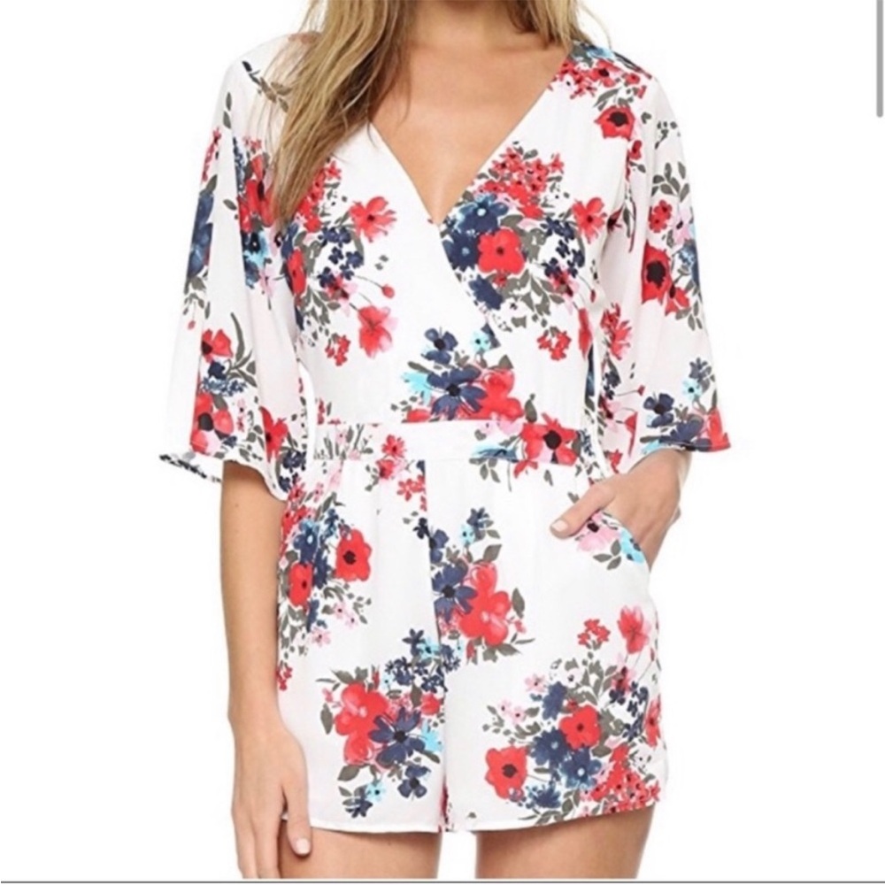 Cupcakes & Cashmere Kirei Floral Bell Sleeve Romper